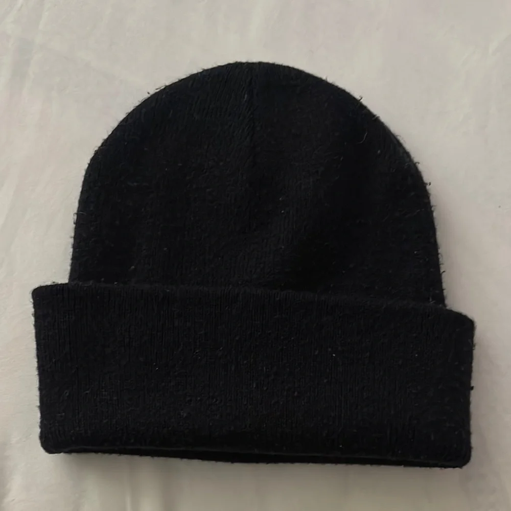 Carhartt Classic Black Knit Hat - Picture 4 of 4
